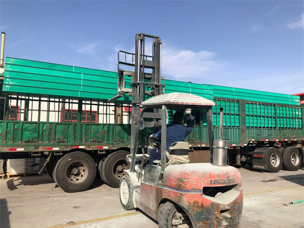 滄州市梯式橋架玻璃鋼電纜槽盒多少錢一米